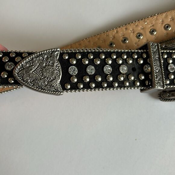 Guess Black Suede Studded Western Style Belt Silver Buckle Size Large - Picture 3 of 9